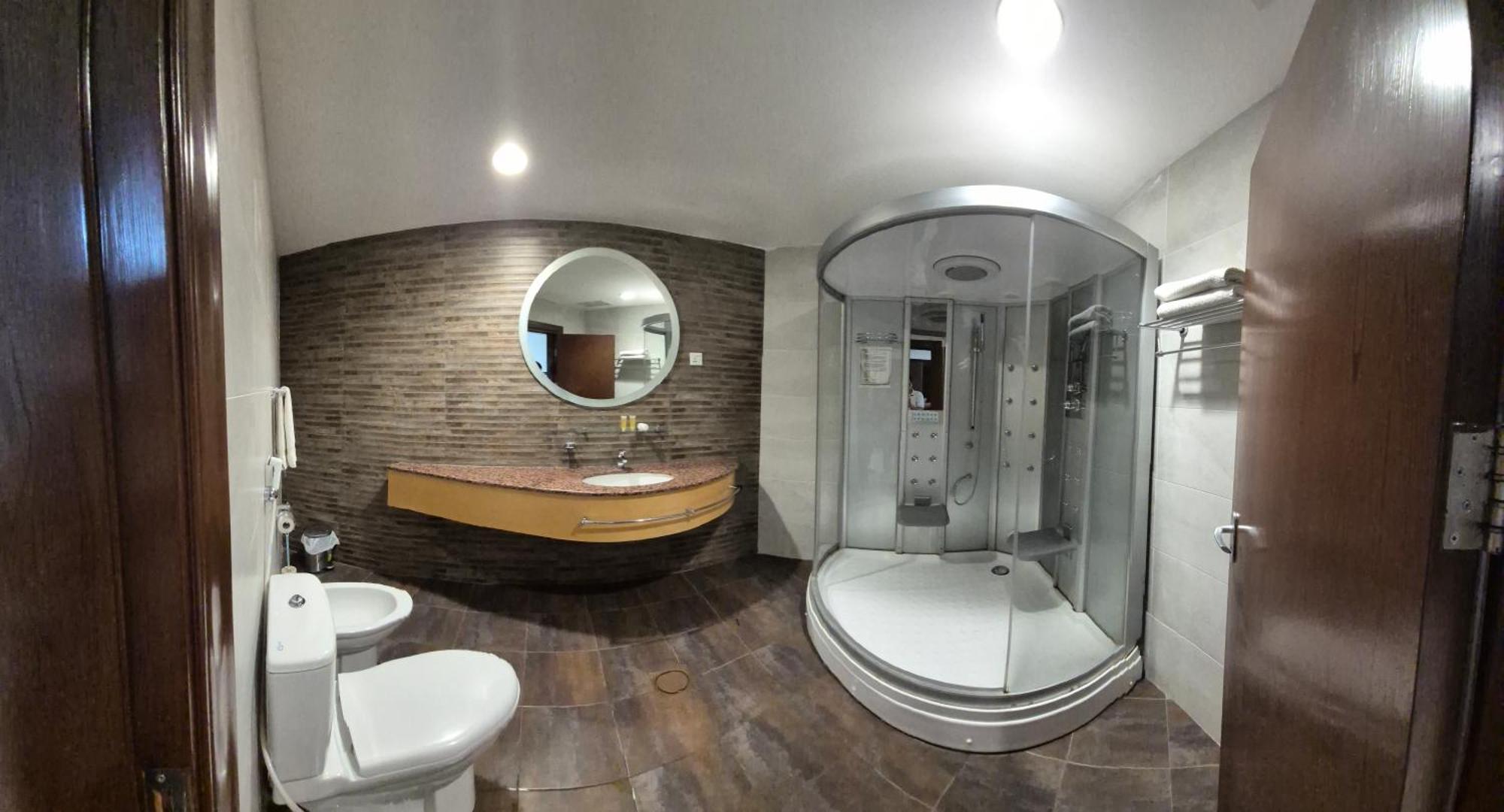 Le Vendome Hotel Amman Buitenkant foto