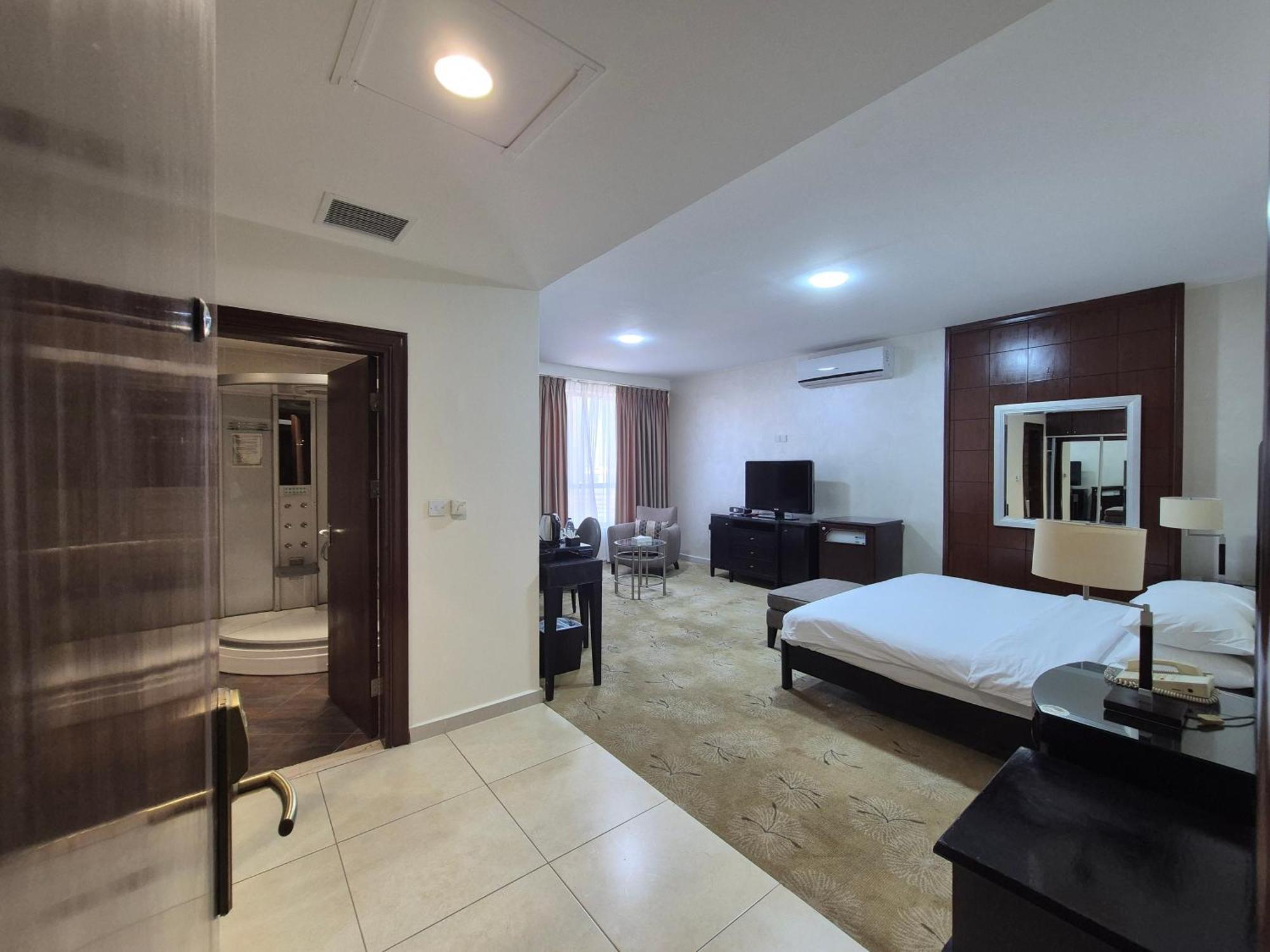 Le Vendome Hotel Amman Buitenkant foto